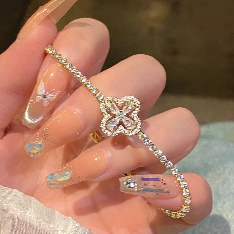 Wind Super Sparkling Full-Crystal Four-Leaf Clover Bracelet For Women