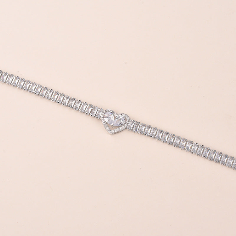 Golden Heart-Shaped Bracelet With Diamonds Light Luxury Handmade Love-Heart Design