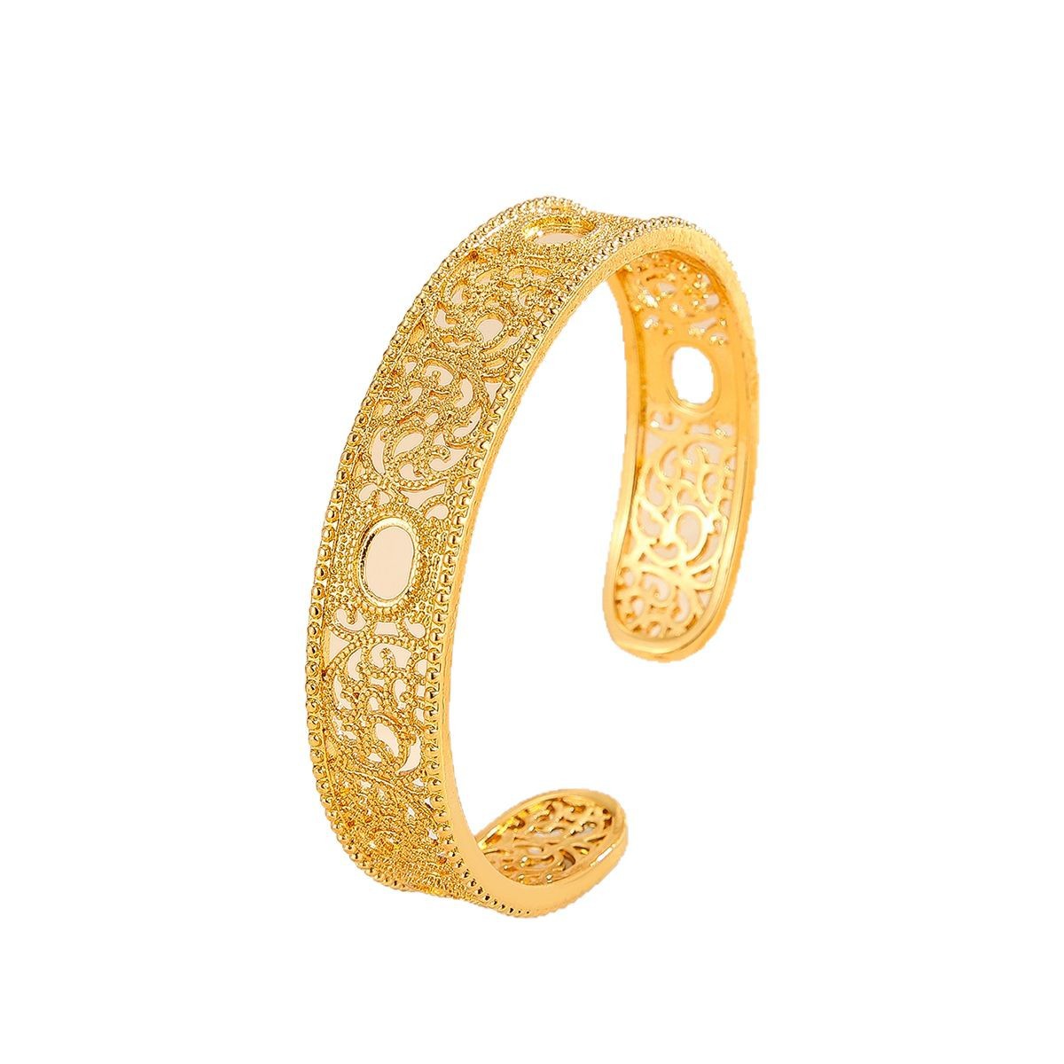 Retro Court-Style Golden Hollow Lace Flower Bracelet Luxurious 18K Gold-Plated Open-End Adjustable Bangle